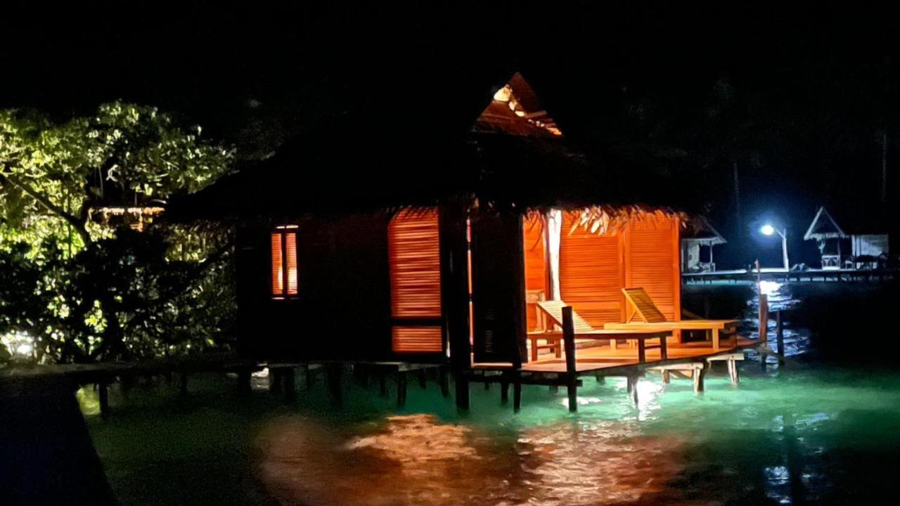 Nyande Raja Ampat Hotel Pulau Mansuar Exterior foto