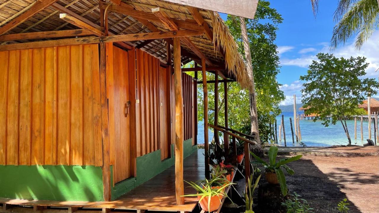 Nyande Raja Ampat Hotel Pulau Mansuar Exterior foto