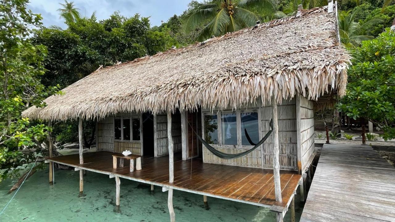 Nyande Raja Ampat Hotel Pulau Mansuar Exterior foto