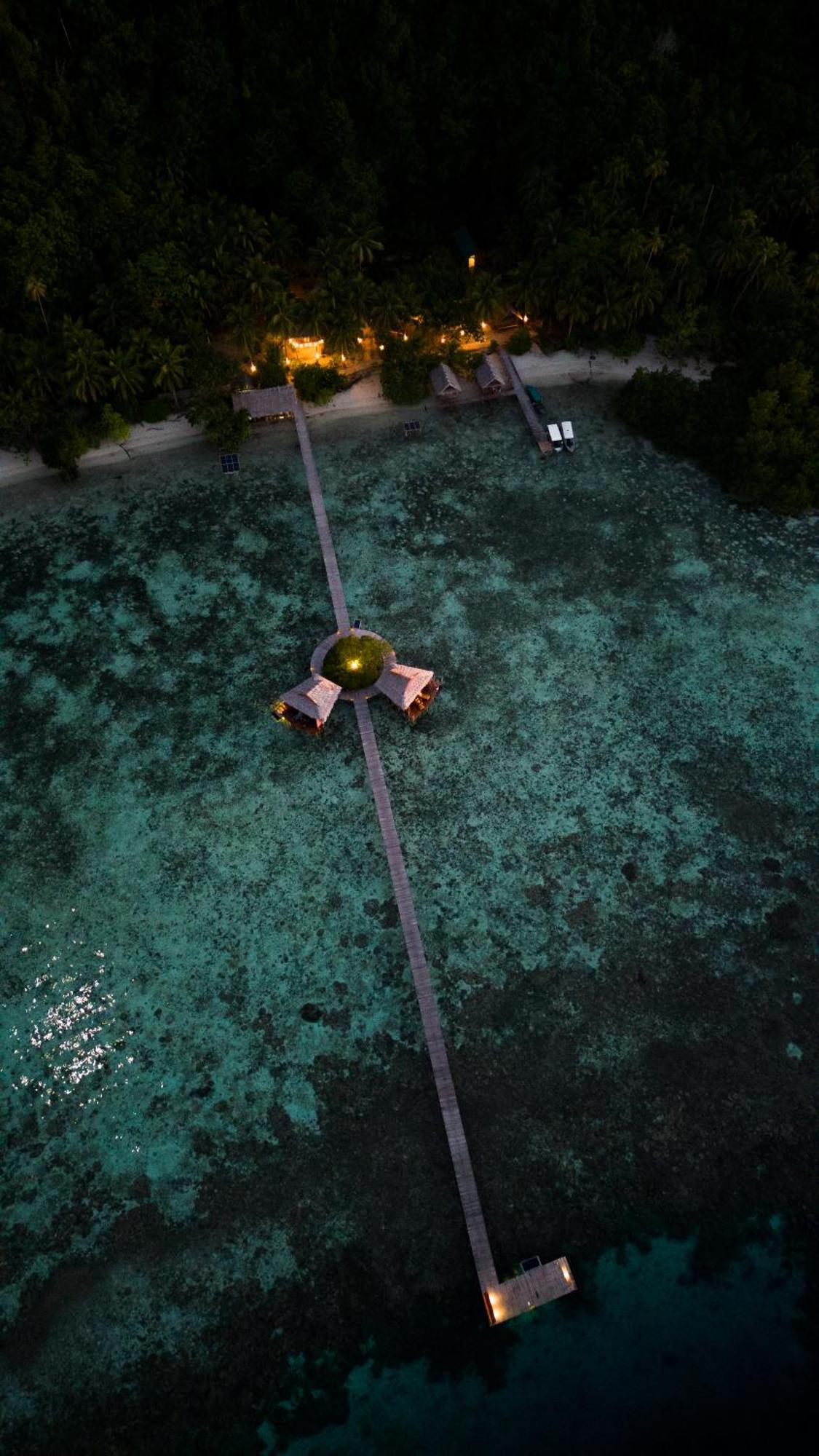 Nyande Raja Ampat Hotel Pulau Mansuar Exterior foto