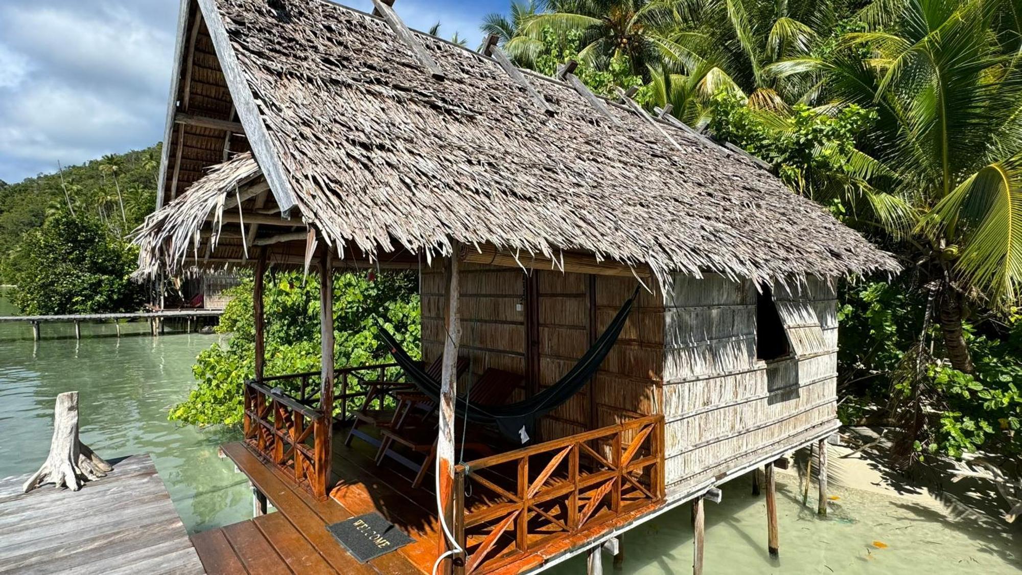 Nyande Raja Ampat Hotel Pulau Mansuar Exterior foto